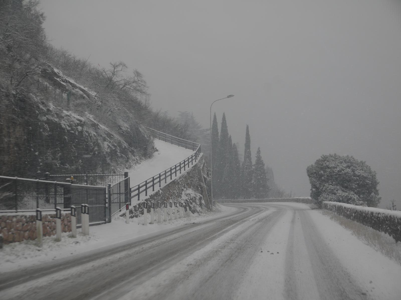 Winter Wonderland Gardasee Uber Die Meere